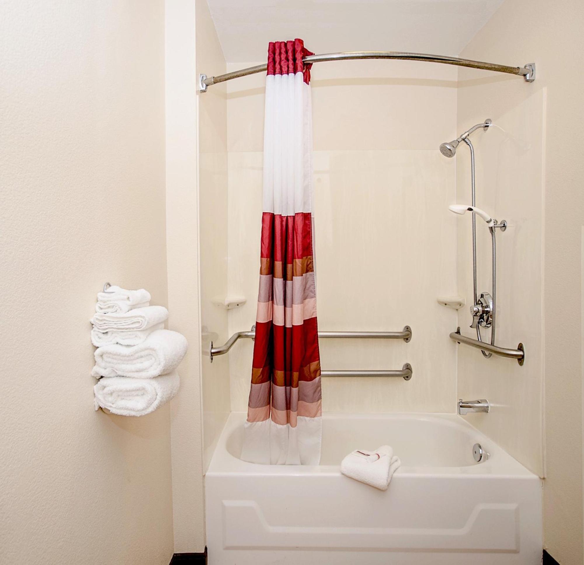 Red Roof Inn Philadelphia - Oxford Valley Лангхорн Экстерьер фото