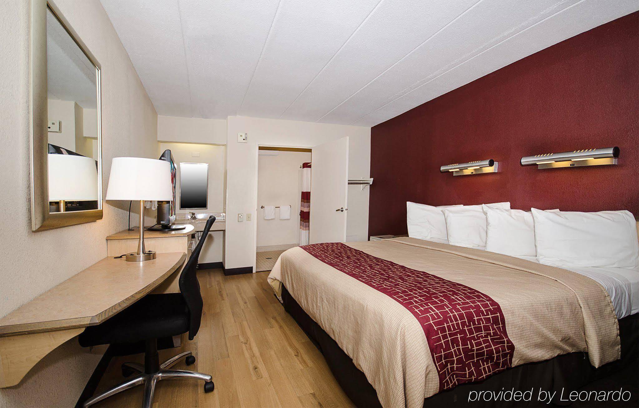 Red Roof Inn Philadelphia - Oxford Valley Лангхорн Экстерьер фото